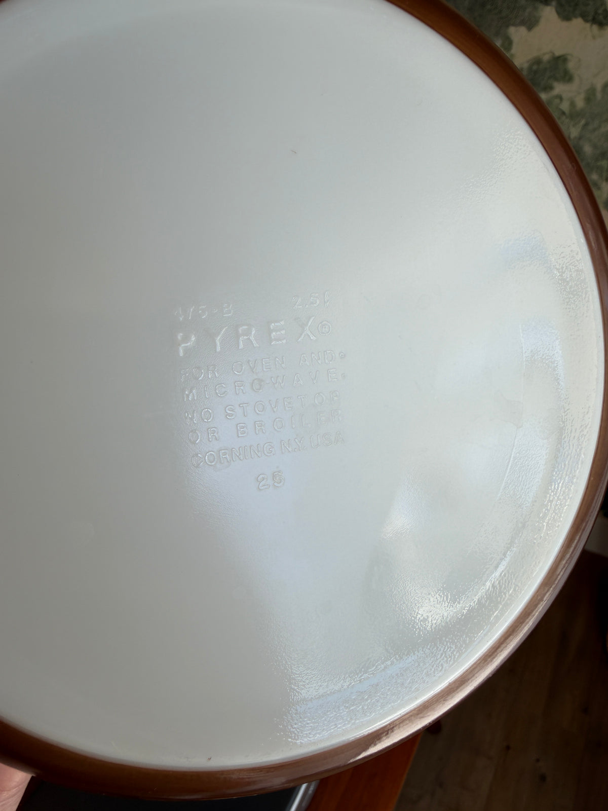 Vintage Pyrex Woodland 2.5 QT Casserole Dish 475-B with Lid