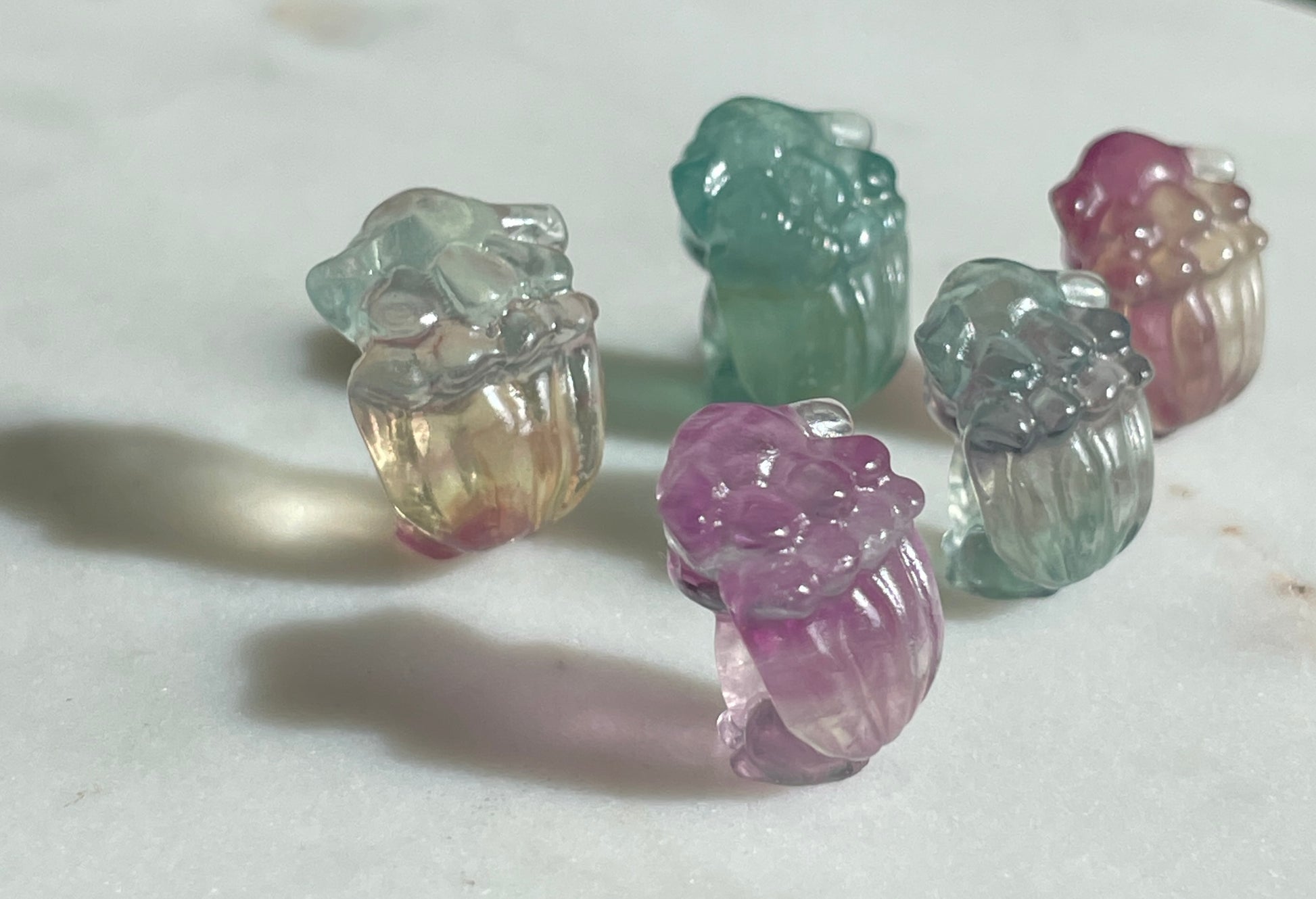 Pokémon figurine Vulpix carving fluorite tiny crystal Vulpix fluorite display collectible pokemon natural crystal rainbow fluorite multicolor Pokemon decor Vulpix stocking stuffer pokemon gift