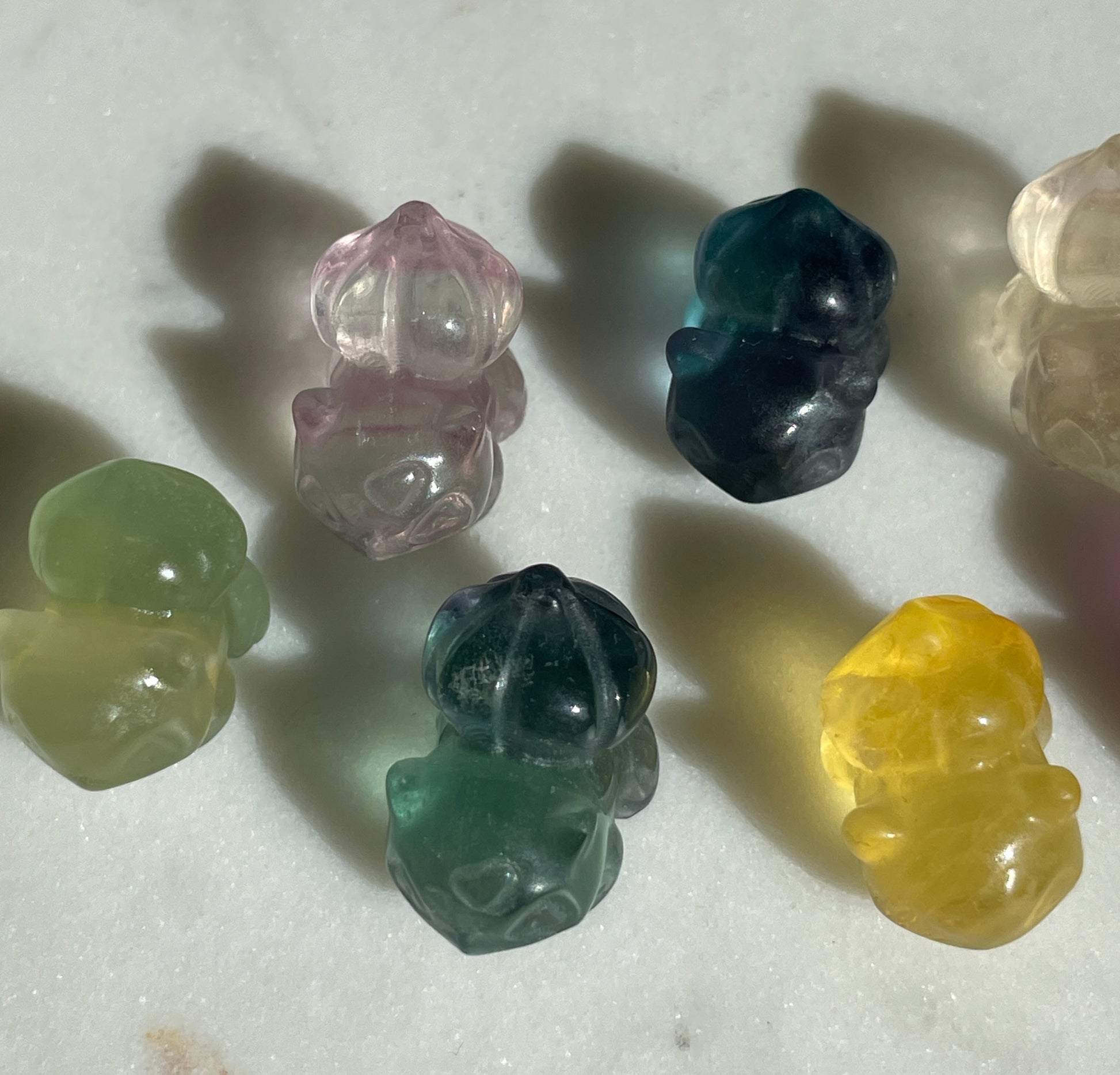 Pokémon figurine Bulbasaur carving fluorite tiny crystal bulbasaur fluorite display collectible pokemon natural crystal rainbow fluorite multicolor Pokemon decor bulbasaur stocking stuffer pokemon gift