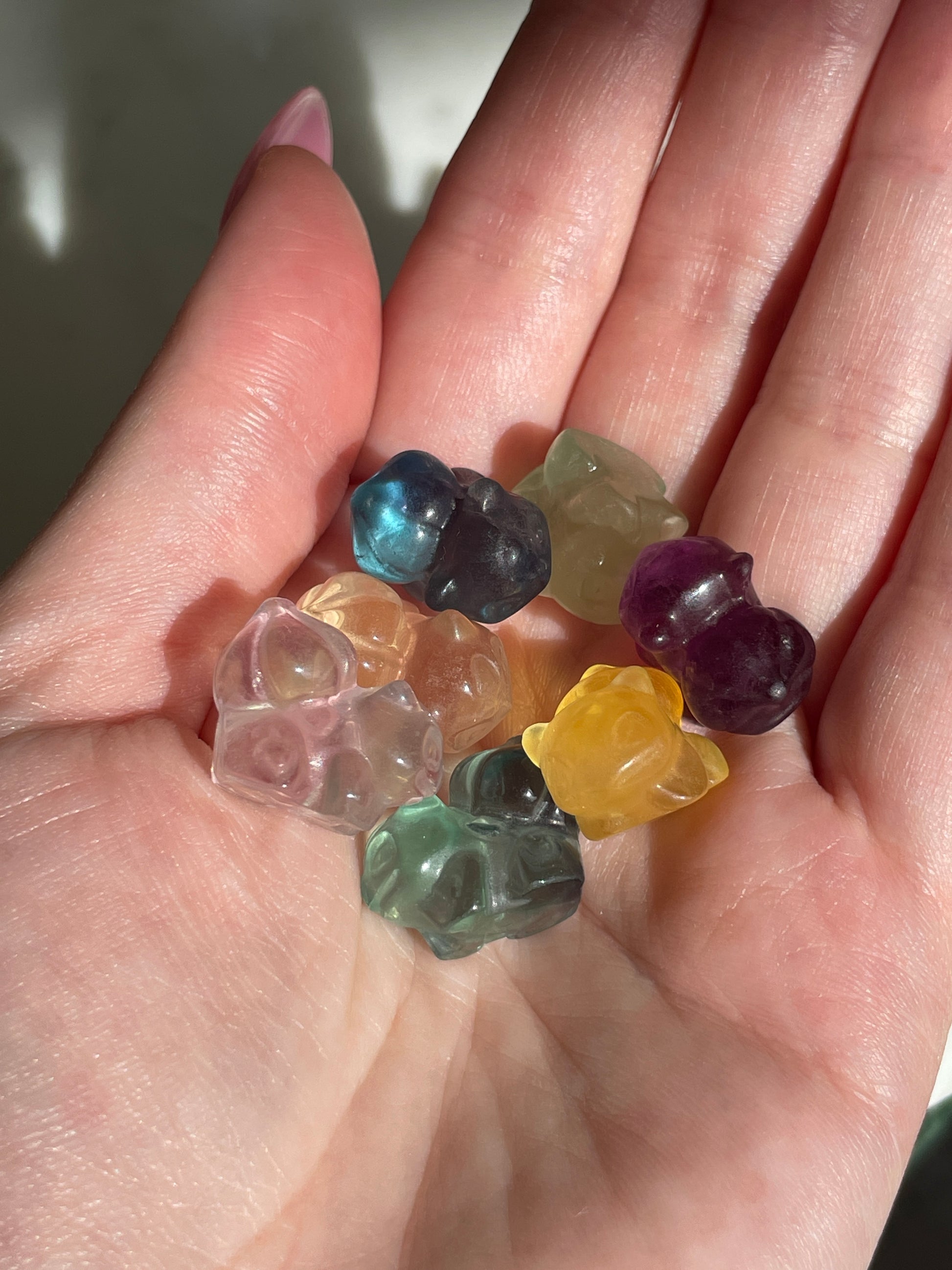 Pokémon figurine Bulbasaur carving fluorite tiny crystal bulbasaur fluorite display collectible pokemon natural crystal rainbow fluorite multicolor Pokemon decor bulbasaur stocking stuffer pokemon gift