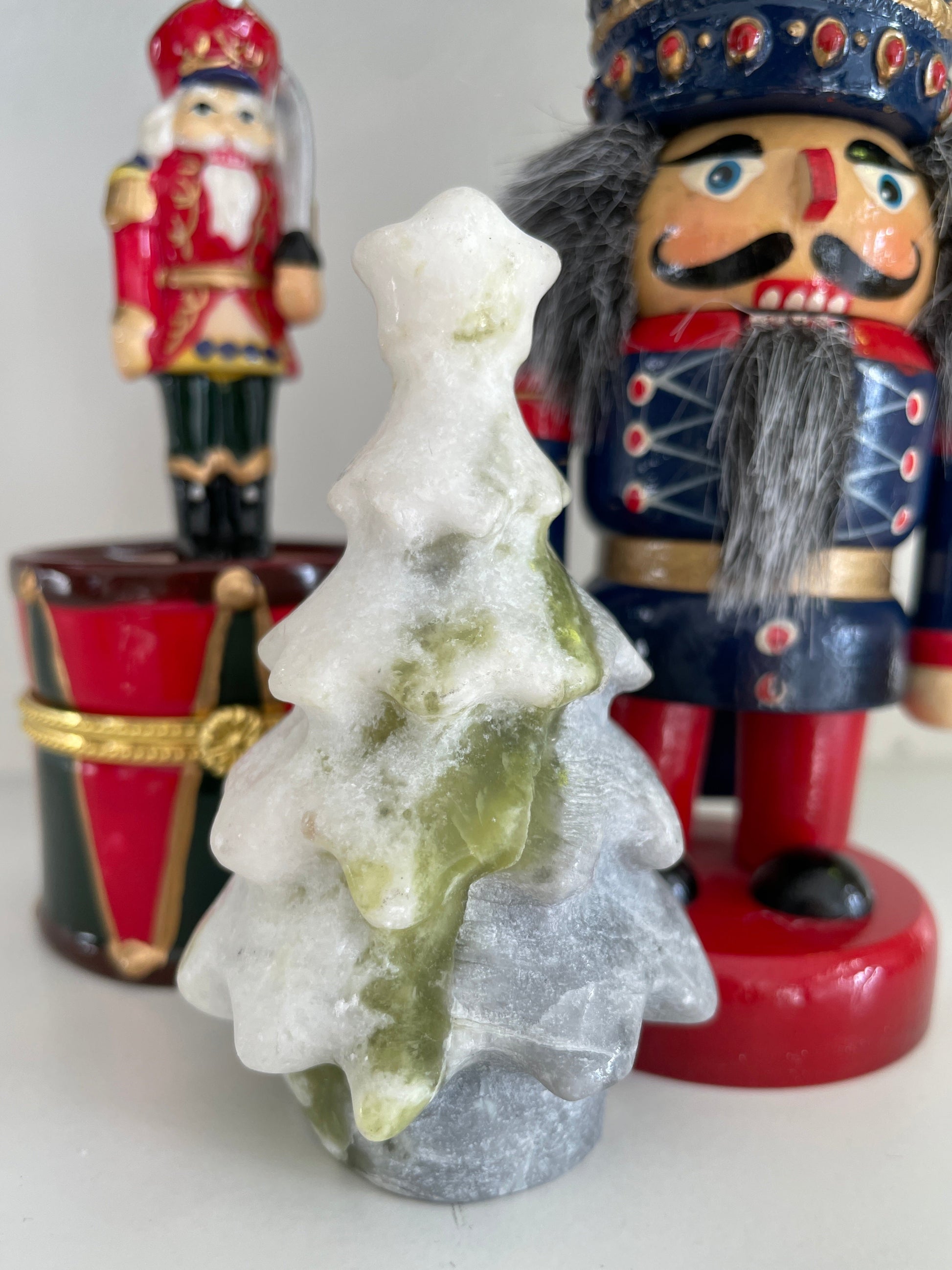 Christmas Tree Carving Hand Carved Tree White and Green Tree Crystal Natural Home Decor Mindfulness Altar Piece Desk Decor Crystal Collector Gift Carved Gemstone Tree Collection Metaphysical Tools Healing Crystals Stocking Stuffer Holiday Gift Christmas Decor