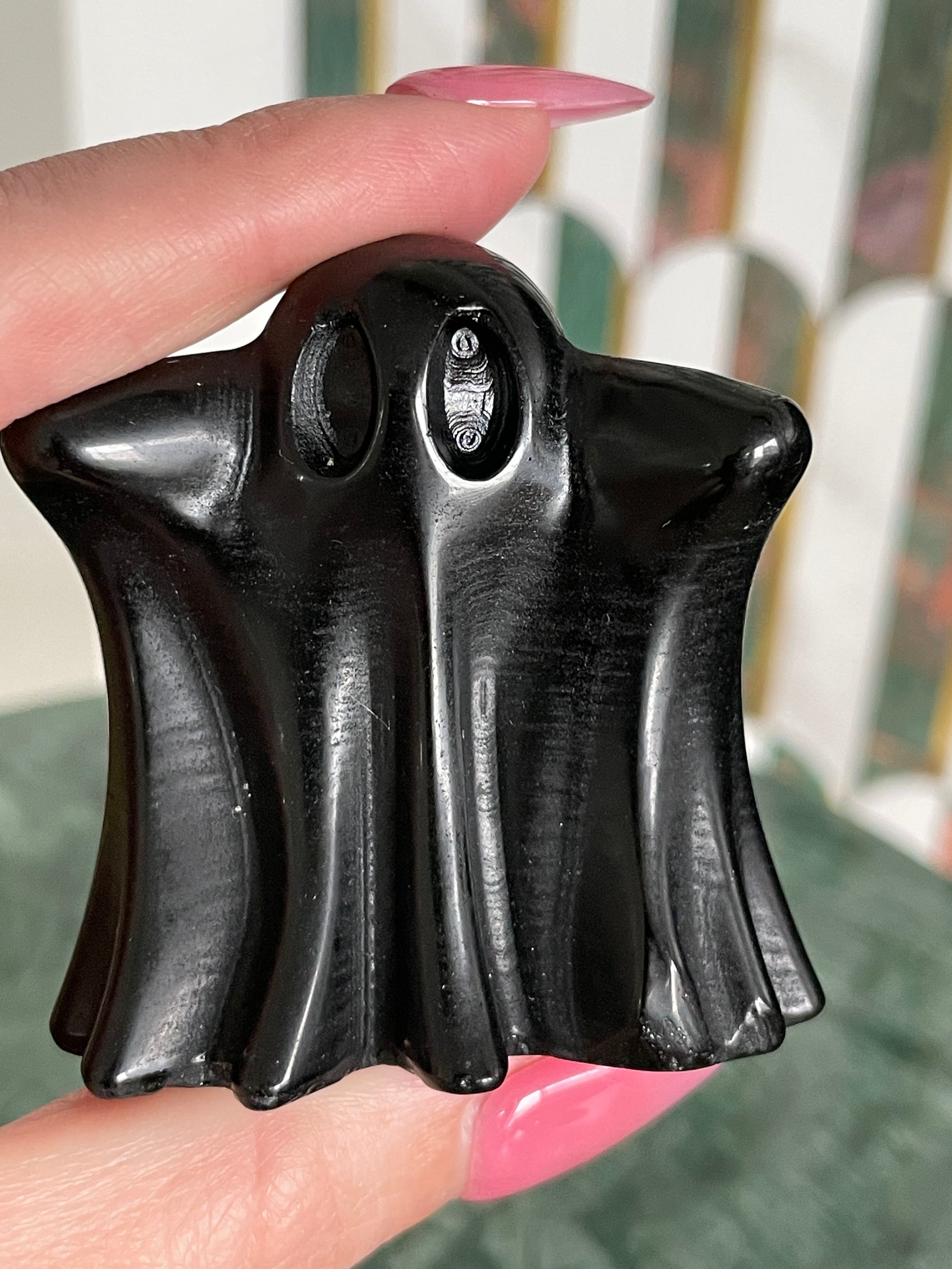 Black obsidian ghost carving crystal halloween decor spooky season gift for witch 2 inch altar piece dia de los muertos ofrenda ghost figurine black polished crystal carving