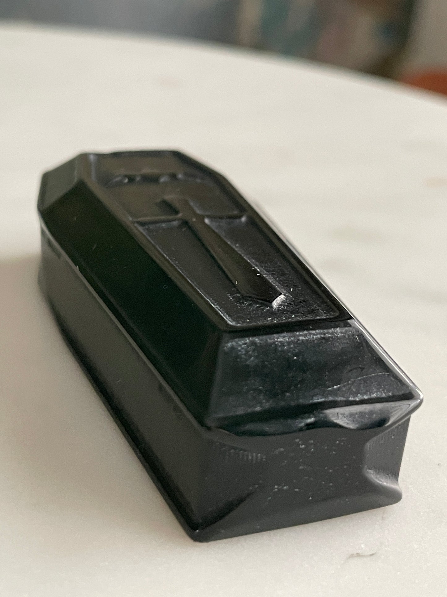 2.5 inch crystal coffin carving polished black obsidian crystal display natural halloween decor spooky season bat gift for witch altar piece dia de los muertos ofrenda black coffin crystal carving day of the dead decor vampire coffin figurine sarcophagus 