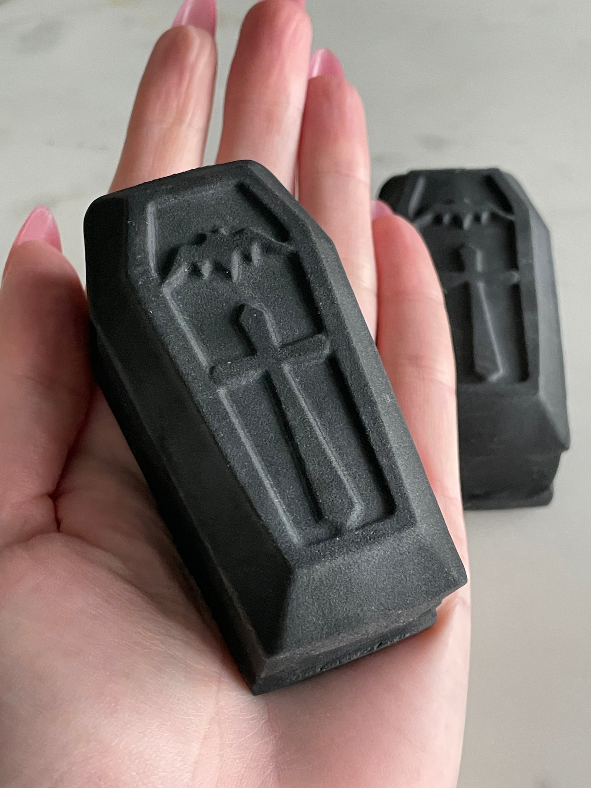 3 inch crystal coffin carving matte black obsidian crystal display natural halloween decor spooky season bat gift for witch altar piece dia de los muertos ofrenda black coffin crystal carving day of the dead decor vampire coffin figurine sarcophagus 