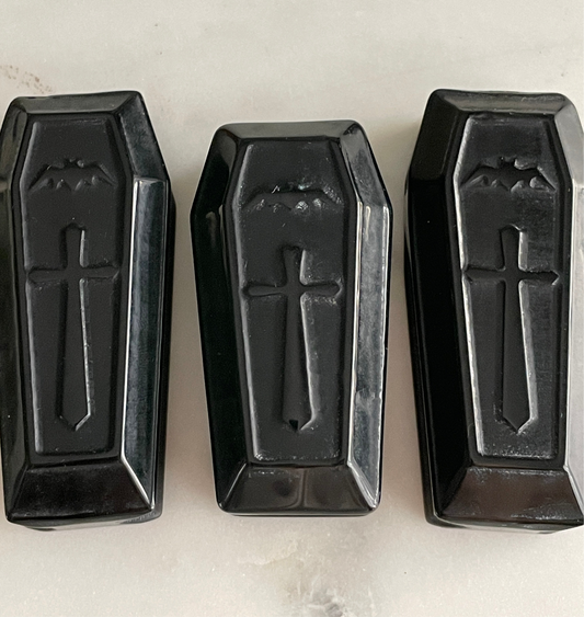 2.5 inch crystal coffin carving polished black obsidian crystal display natural halloween decor spooky season bat gift for witch altar piece dia de los muertos ofrenda black coffin crystal carving day of the dead decor vampire coffin figurine sarcophagus 