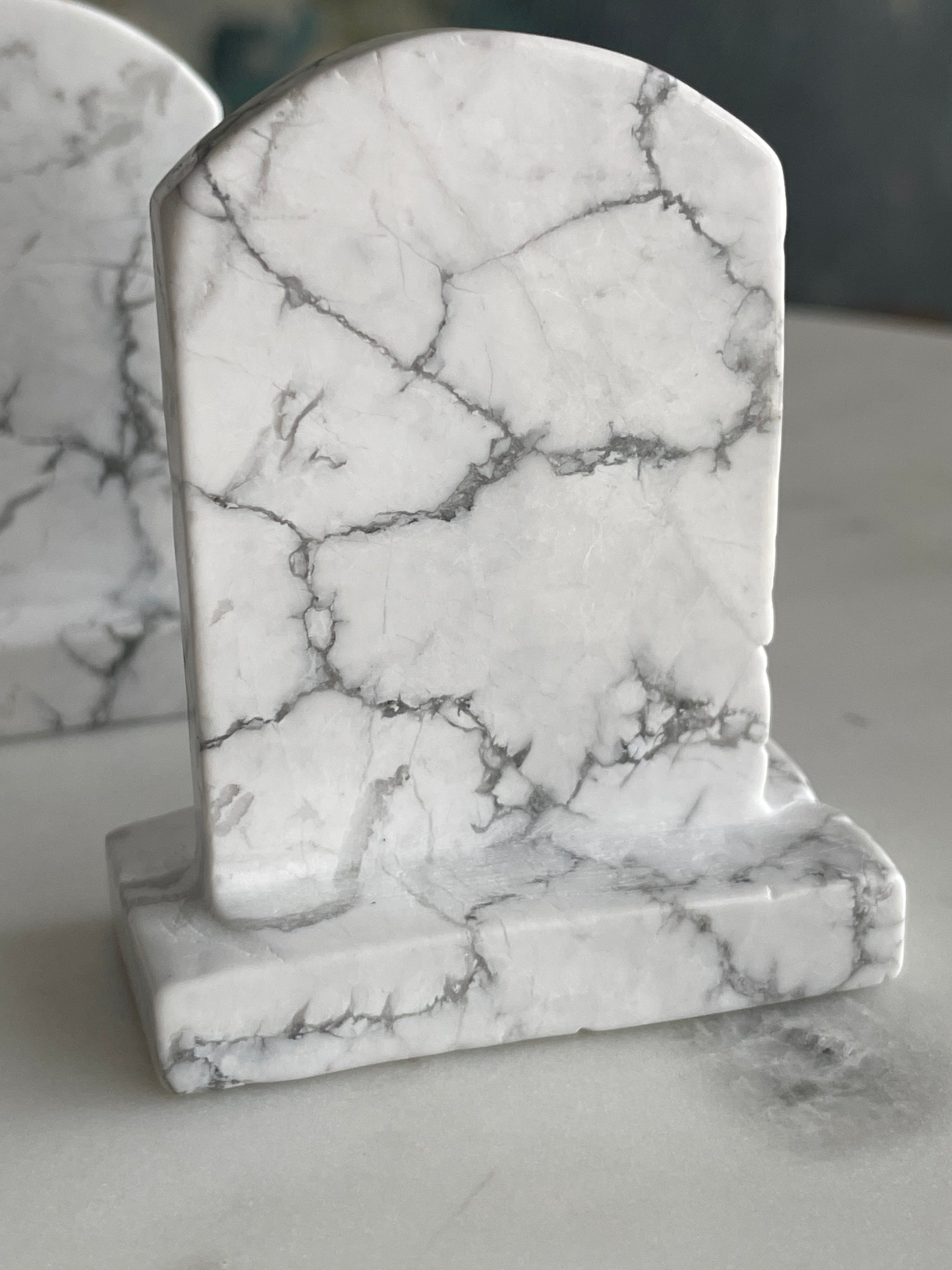 gravestone carving natural howlite crystal display halloween crystal headstone carving polished crystal white tombstone 2.5 inch natural white halloween decor