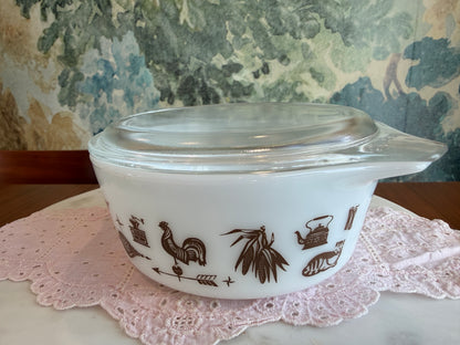 Vintage Pyrex Early American 472 1.5 PT Casserole Dish with Lid