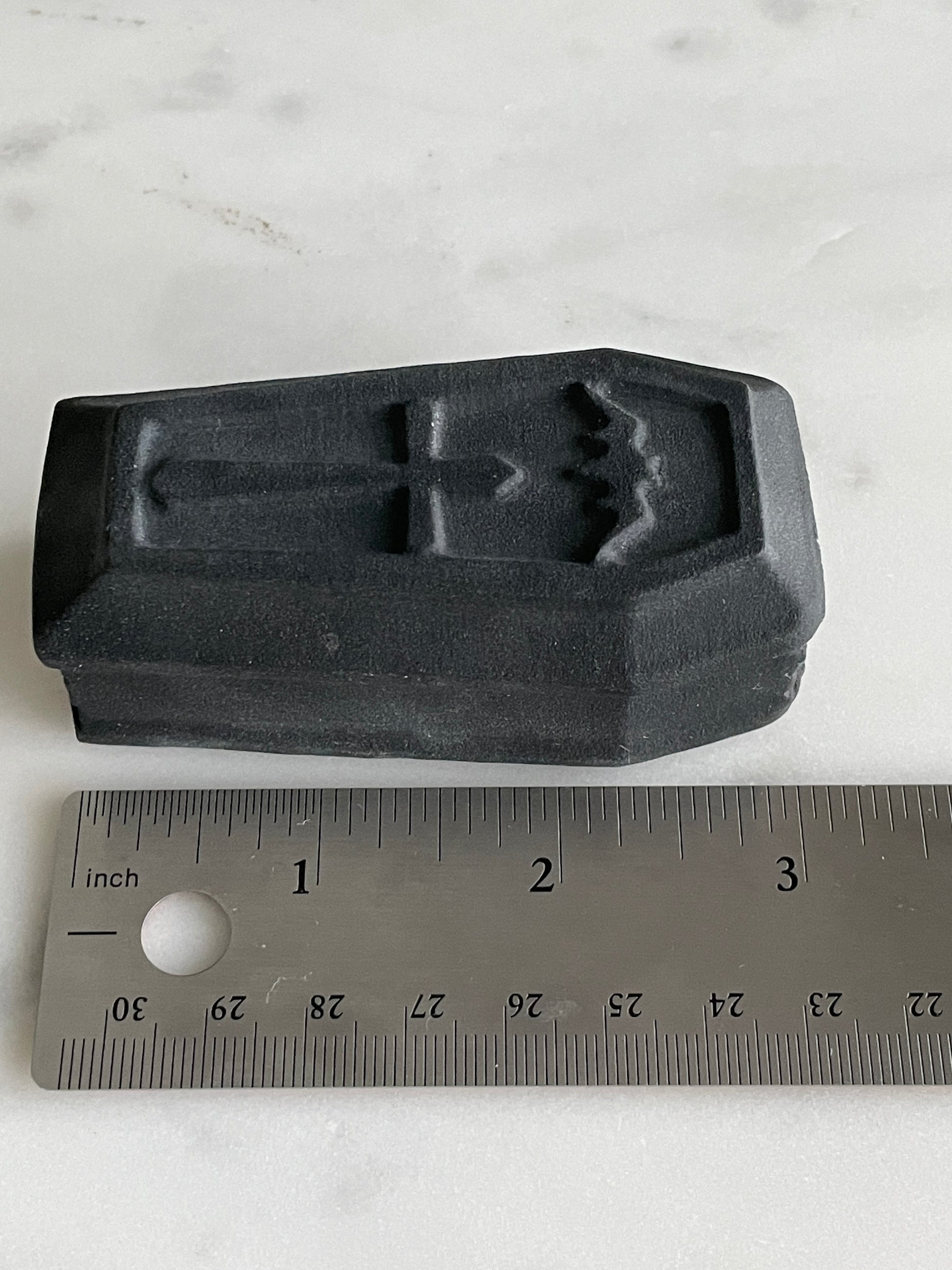 3 inch crystal coffin carving matte black obsidian crystal display natural halloween decor spooky season bat gift for witch altar piece dia de los muertos ofrenda black coffin crystal carving day of the dead decor vampire coffin figurine sarcophagus 