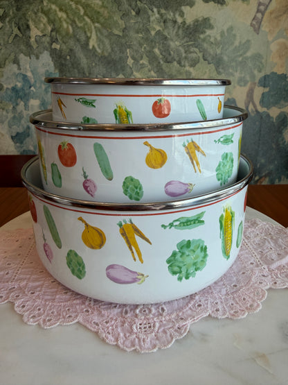 Vintage Enamelware Nesting Mixing Bowls | Vegetable Motif | Set of 3