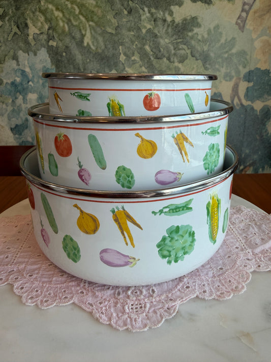 Vintage Enamelware Nesting Mixing Bowls | Vegetable Motif | Set of 3