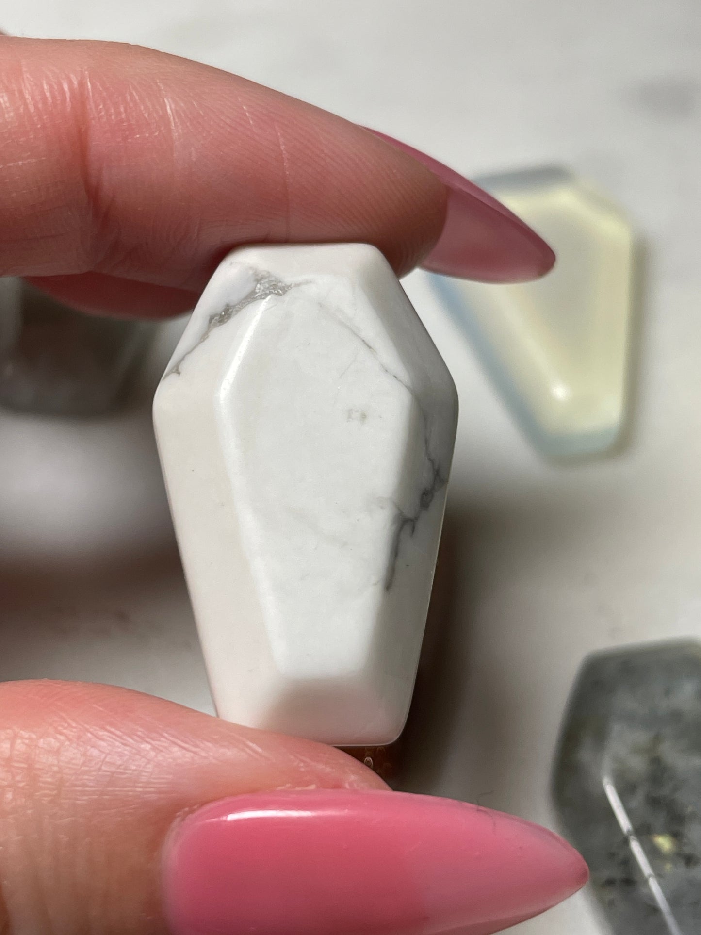 1.2 inch crystal coffin carving howlite crystal display natural halloween decor spooky season gift for witch altar piece dia de los muertos ofrenda coffin polished crystal carving