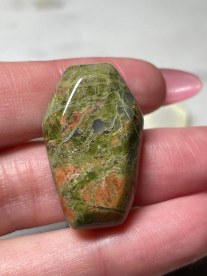 1.2 inch crystal coffin carving unakite crystal display natural halloween decor spooky season gift for witch altar piece dia de los muertos ofrenda coffin polished crystal carving