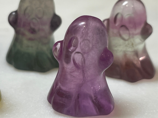 Mini crystal ghost carving fluorite crystal tiny display natural halloween decor spooky season gift for witch altar piece dia de los muertos ofrenda fluorite ghost polished crystal carving