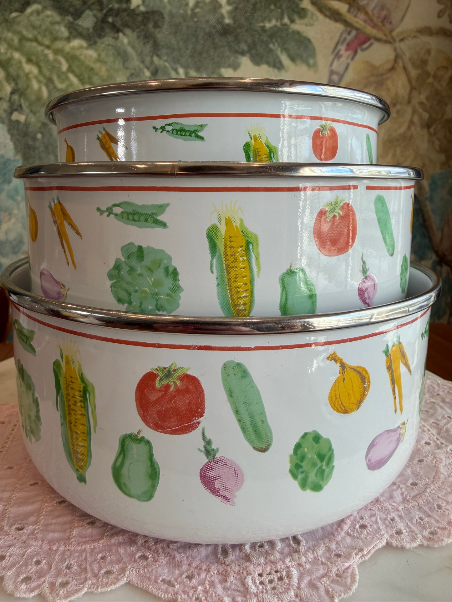 Vintage Enamelware Nesting Mixing Bowls | Vegetable Motif | Set of 3