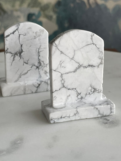 gravestone carving natural howlite crystal display halloween crystal headstone carving polished crystal white tombstone 2.5 inch natural white halloween decor