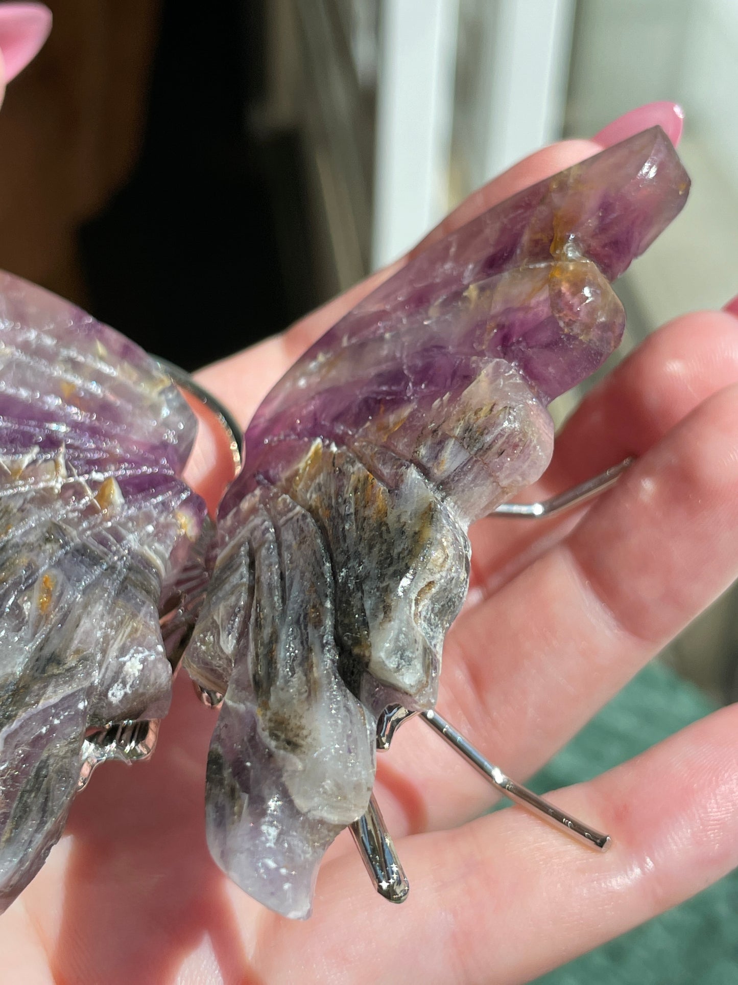 Feathered Root Fluorite Butterfly Crystal Carving Spirit Guide Natural Stone Art Purple Gold Pattern Beautiful Mineral Specimen Spiritual Transformation Symbol Sacred Space Enhancement Meditation Focus Object Crystal Collection Showcase 