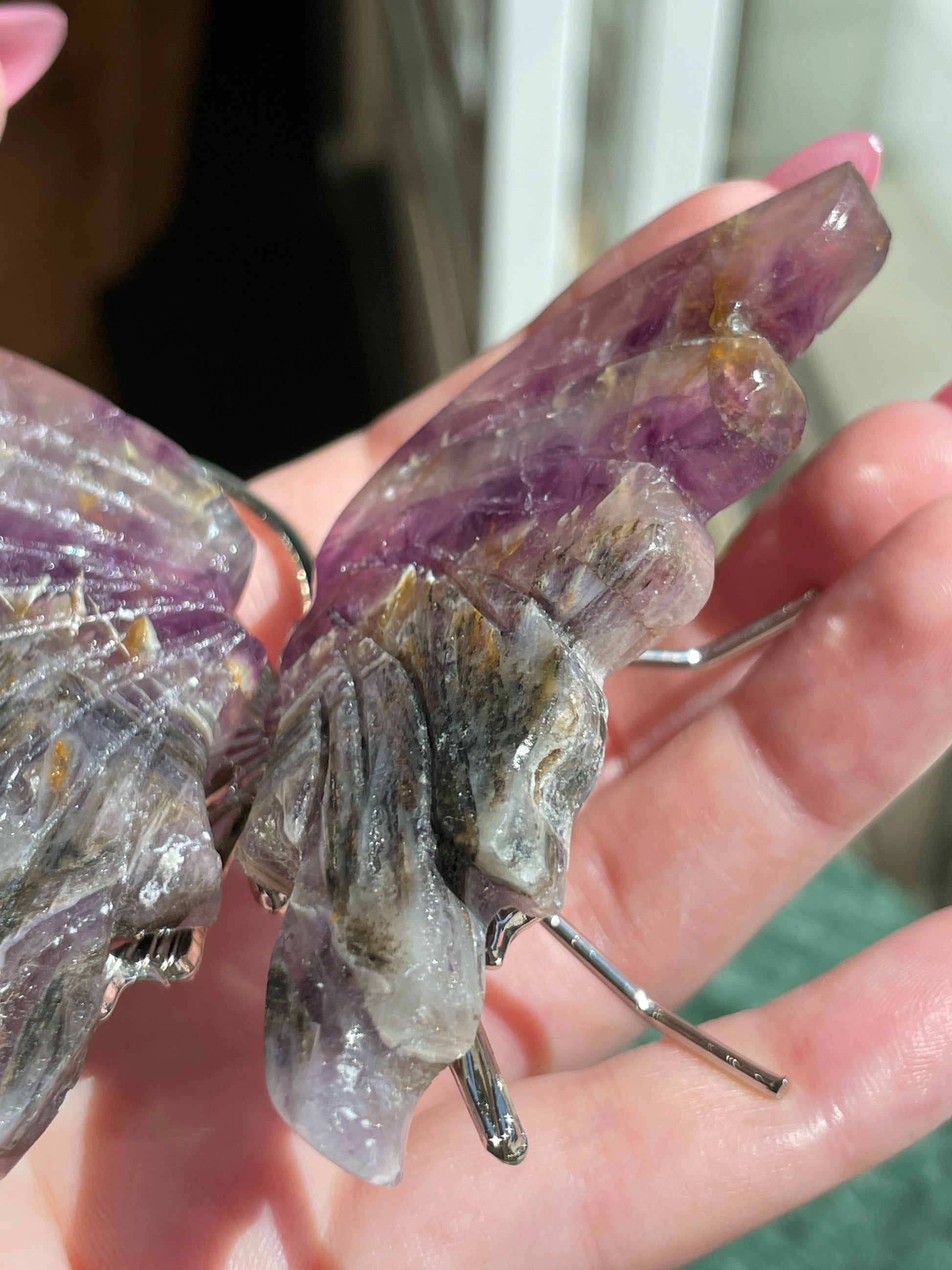 Feathered Root Fluorite Butterfly Crystal Carving Spirit Guide Natural Stone Art Purple Gold Pattern Beautiful Mineral Specimen Spiritual Transformation Symbol Sacred Space Enhancement Meditation Focus Object Crystal Collection Showcase 