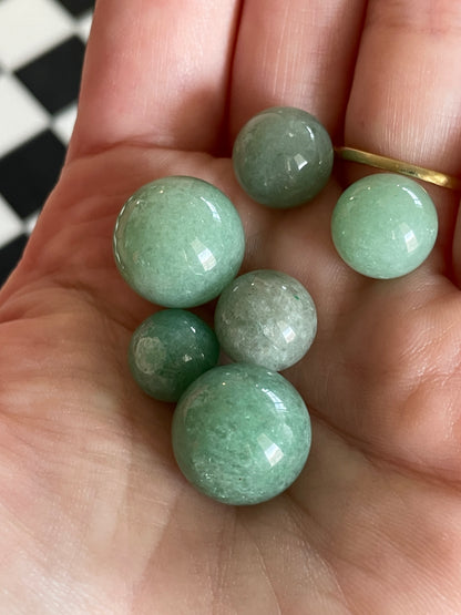 Mini Green Aventurine Sphere Crystal Ball Green Crystal Decor Healing Crystal Meditation Tool Home Decor Crystal Display Spiritual Gift Natural Aventurine Spiritual Gift Stocking Stuffer