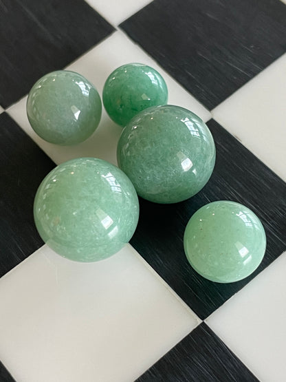 Mini Green Aventurine Sphere Crystal Ball Green Crystal Decor Healing Crystal Meditation Tool Home Decor Crystal Display Spiritual Gift Natural Aventurine Spiritual Gift Stocking Stuffer