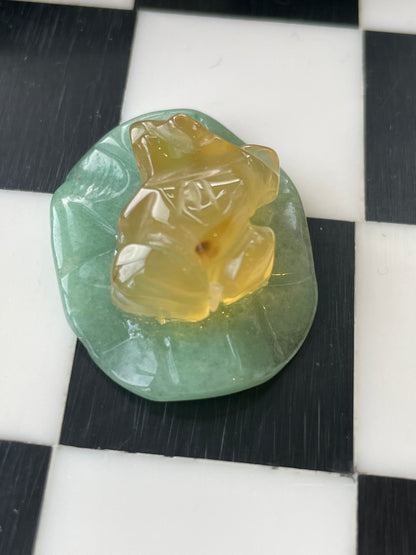 Mini Agate Frog on Green Aventurine Lily Pad Crystal Carving Lucky Frog Figurine Good Luck Stone